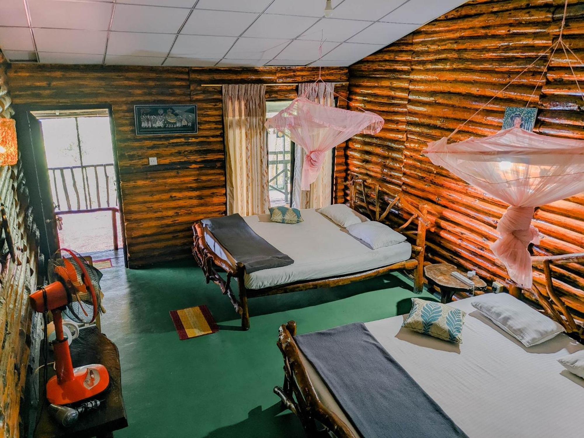 Hilltop Wood Lodge エッラ エクステリア 写真